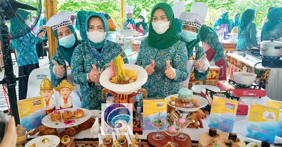 TP PKK Kabupaten Lampung Tengah di Ketuai Ny. Mardiana Musa Ahmad Raih Juara 1 Lomba Masak Serba Ikan Tingkat Provinsi Lampung