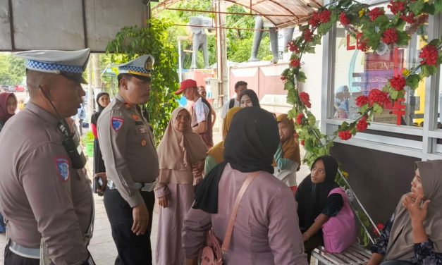 Libur Akhir Tahun, Sat lantas Polres Metro dan Jajaran Lakukan Pengamanan di Tempat Wisata