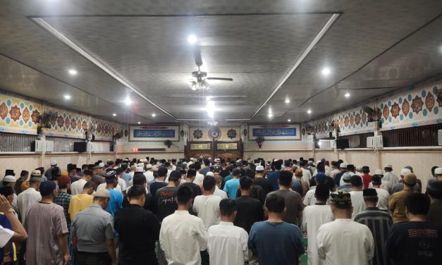 Suasana Ramadhan di Balik Jeruji, Sekitar 300 Warga Binaan Antusias Laksanakan Tarawih dan Tadarus di Masjid Darut Taubah Lapas Kelas I Bandar Lampung