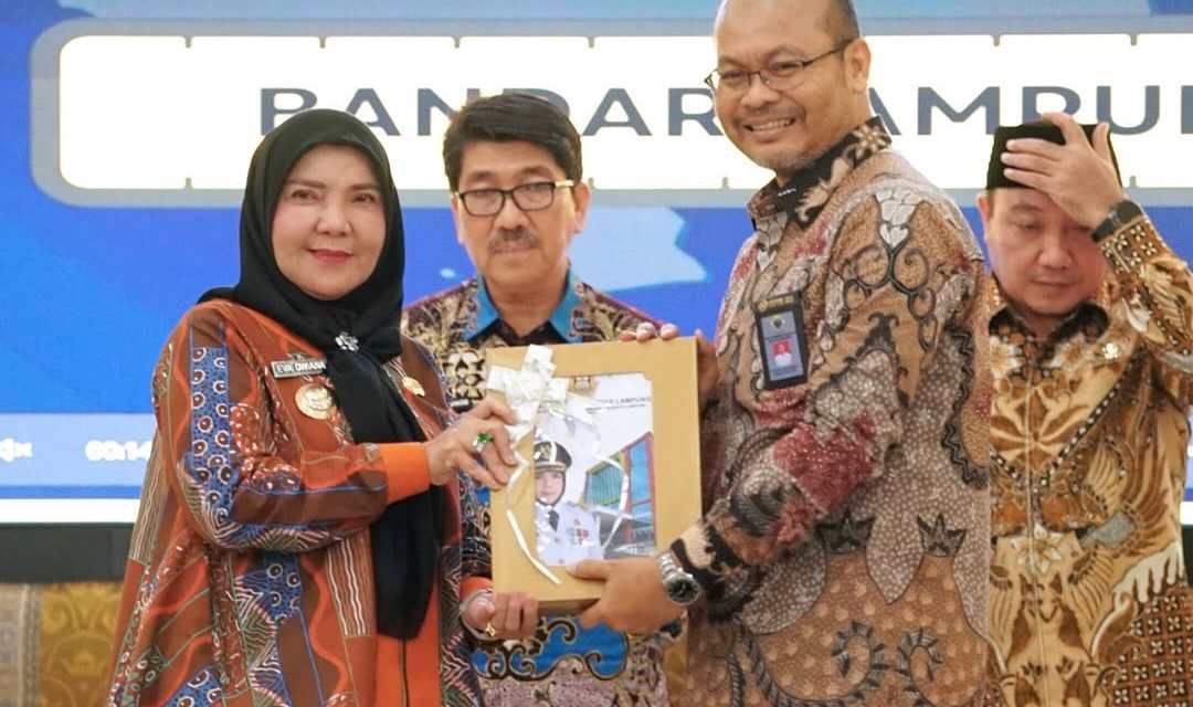 Walikota Bandar Lampung Hj. Eva Dwiana, Secara Resmi Menyerahkan Laporan Keuangan Pemerintah Daerah (LKPD) Unaudited Tahun Anggaran 2024 Kepada Badan Pemeriksa Keuangan (BPK) Perwakilan Provinsi Lampung