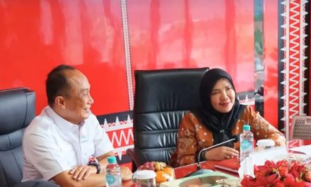 Walikota Bandar Lampung Hj. Eva Dwiana Menerima Audiensi Kepala Badan Kepegawaian Negara (BKN) Prof. Dr. Zudan Arif Fakrulloh, S.H., M.H. di Ruang Rapat Walikota