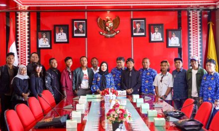 Sebanyak 7 Seniman Mural Di Bandar Lampung Berangkat Umroh Dari Bunda Eva
