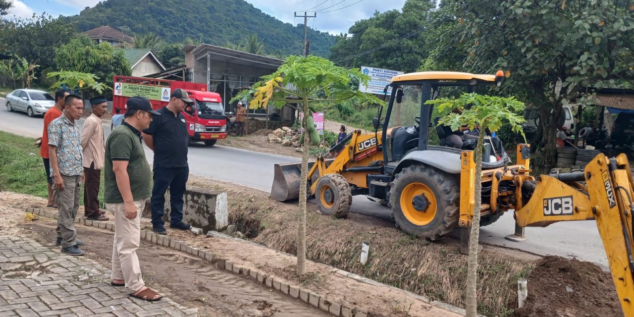 Pemkot Bandar Lampung Lakukan Pengerukan dan Pengangkatan Sedimen Dibeberapa Titik