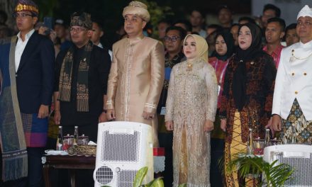 KARNAVAL BUDAYA MUNAS VII APEKSI DI SURABAYA MENGASUNG TEMA LIGHT CULTURE PARADISE
