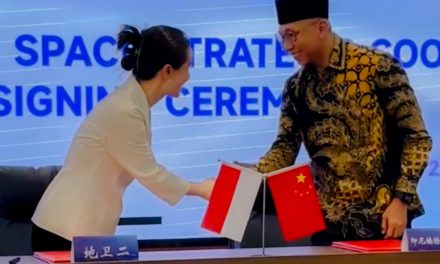 Gubernur Mirza Tandatangani Kerja Sama Pemanfaatan Satelit dengan Perusahaan Teknologi Luar Angkasa Tiongkok