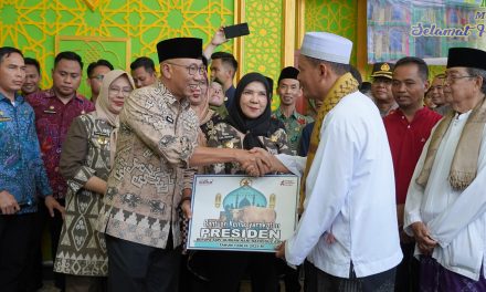 Gubernur Lampung Serahkan Bantuan Sapi Kurban dari Presiden RI