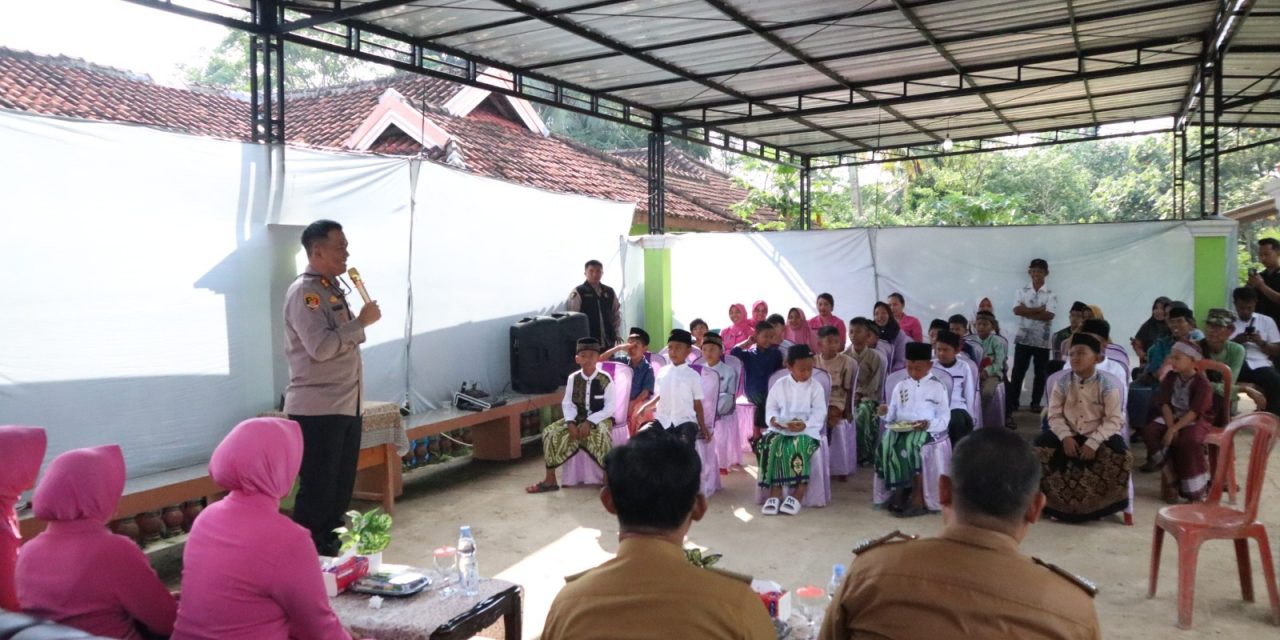 Hari Bhayangkara Ke 79, Polres Way Kanan Bakti Kesehatan Khitanan Gratis di Banjit