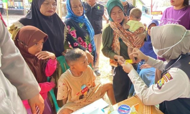Hut Bhayangkara ke-79: Polres Pesawaran Gelar Bakti Kesehatan Gratis bagi Pedagang Kaki Lima dan Masyarakat di Islamic Center