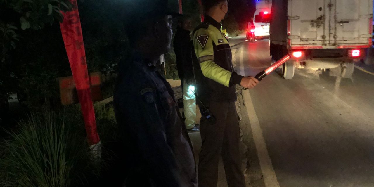 Polsek Tegineneng Polres Pesawaran Amankan Kegiatan Masyarakat dalam Acara Adat Begawi