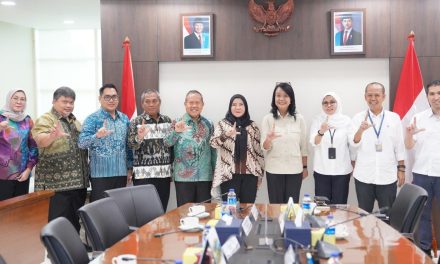 Walikota Bandar Lampung, Eva Dwiana melakukan audiensi dengan Wakil Menteri Pekerjaan Umum (PU), Diana Kusumastuti guna membahas sejumlah isu strategis yang menjadi perhatian masyarakat Kota Tapis Berseri