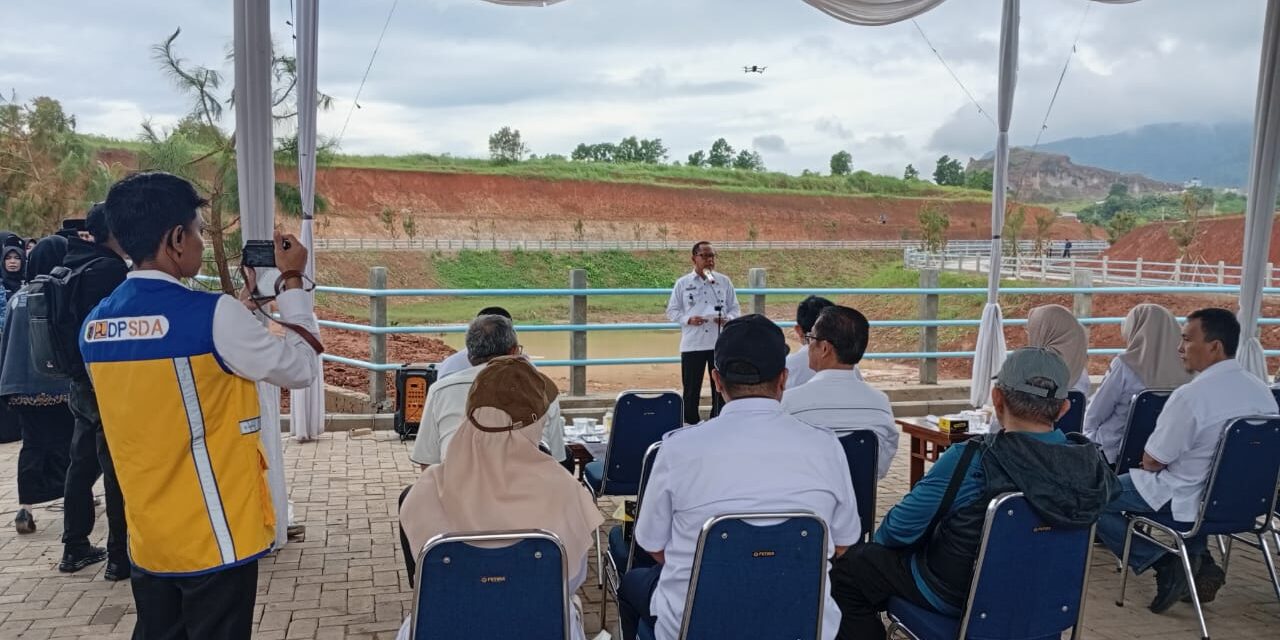 PENANAMAN 862 POHON DI EMBUNG KEMILING