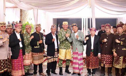 Dari Tanah Kelahiran Untuk Adat Lampung : Pangdam XXI/RI Dianugerahi Gelar Pangeran Satria Negara